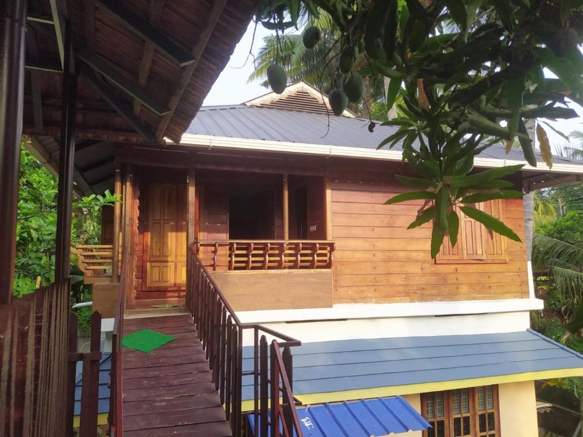 Mundromocktail Tourist Home Sasthamcotta Екстериор снимка