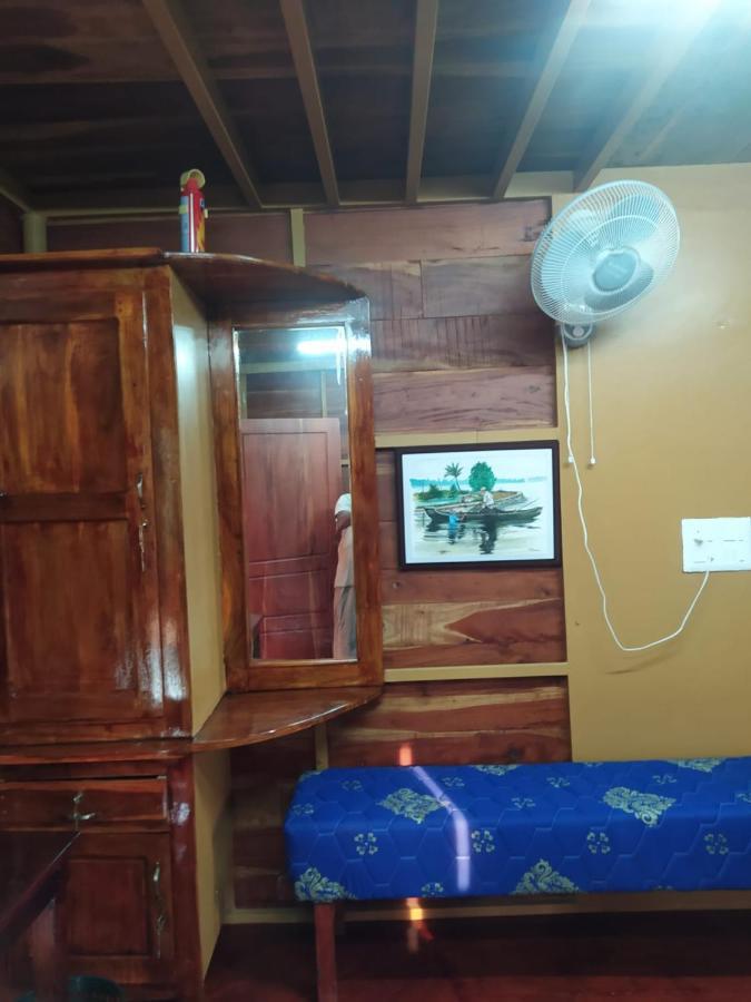 Mundromocktail Tourist Home Sasthamcotta Екстериор снимка